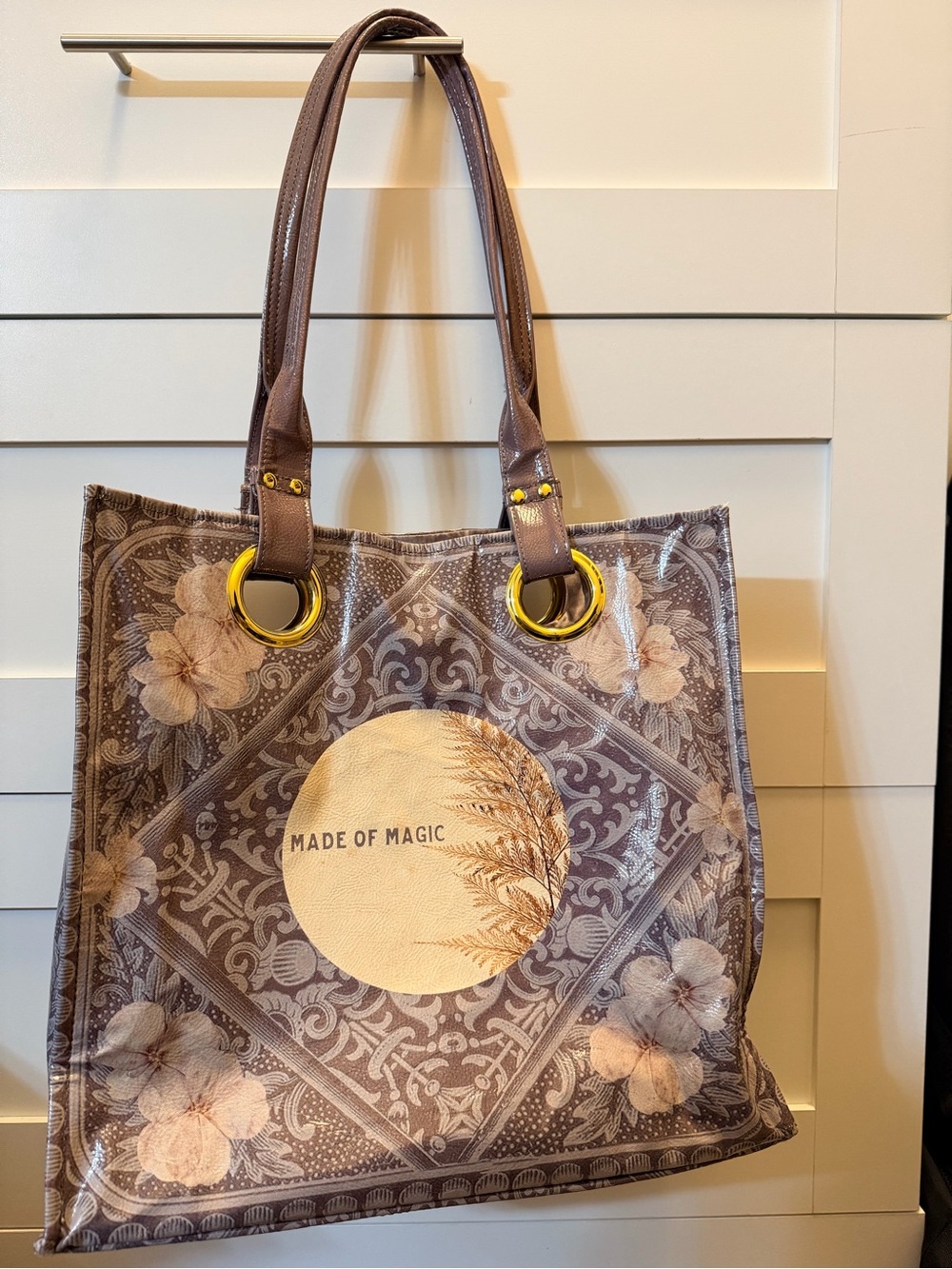 Retired  vintage-style Papaya! Art tote